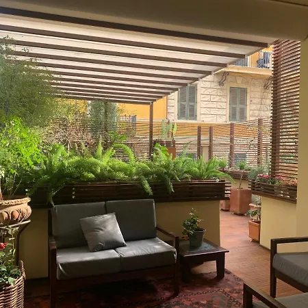 Apartamento Con Terrazza E Luminoso