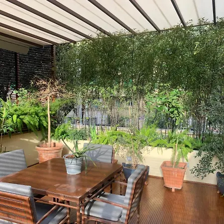 Con Terrazza E Luminoso Apartamento